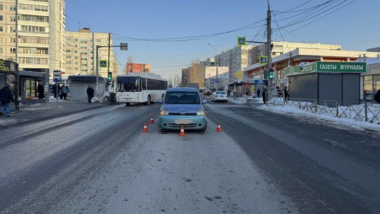 В Новосибирске легковой автомобиль сбил семилетнего мальчика