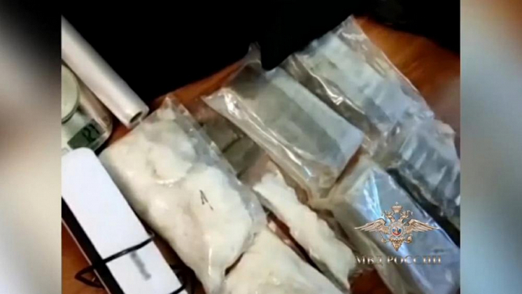 Наркотики на 100 миллионов рублей нашли полицейские в Новосибирске