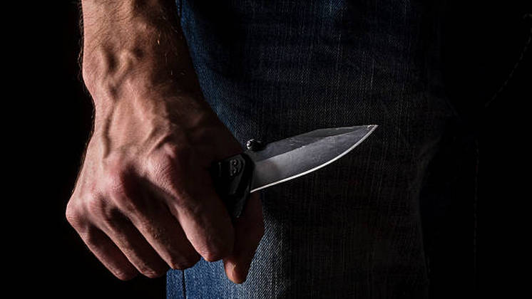 Житель Новосибирской области дважды вонзил нож в спину оппонента во время ссоры