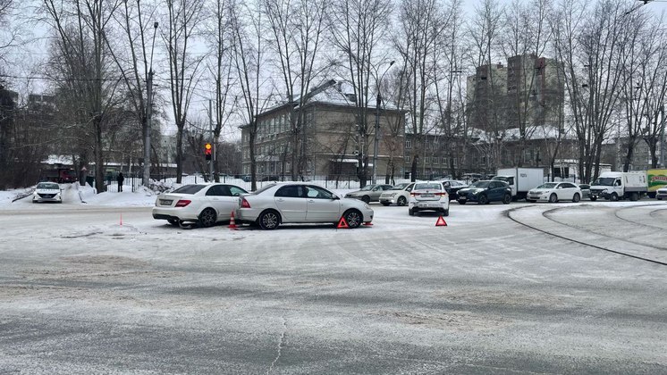 В Новосибирске двухлетний пассажир пострадал в тройном ДТП