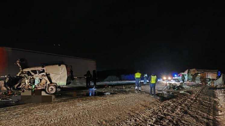 Водитель УАЗа погиб в лобовом столкновении машин в Новосибирской области