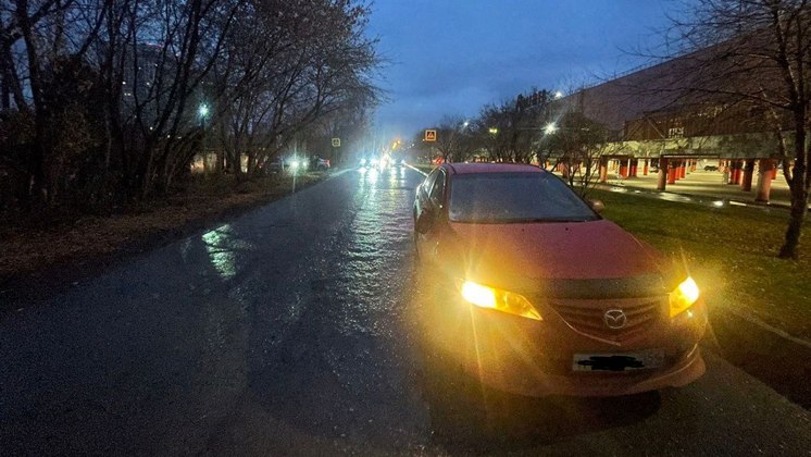 В Новосибирске легковой автомобиль сбил 60-летнюю женщину на пешеходном переходе