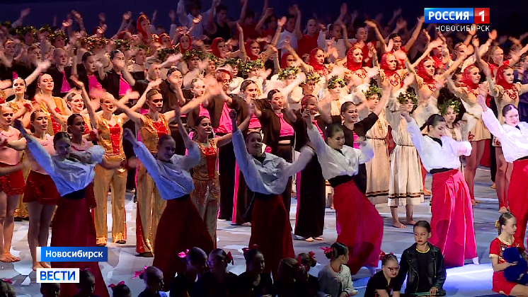 Фестиваль «Гимнастрада» объединил сотни спортсменов в Новосибирске