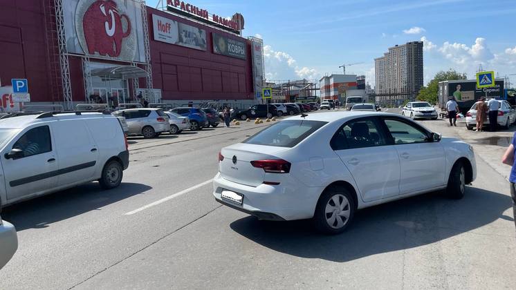 В Новосибирске 26-летний мотоциклист погиб от сильного удара в грузовик