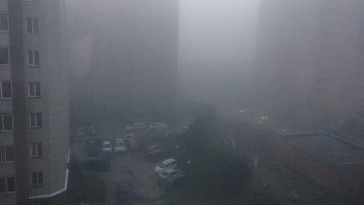 Новосибирск накрыло плотным туманом утром 28 сентября