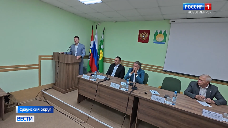 Спикер Заксобрания оценил ход уборочной в Сузунском районе Новосибирской области