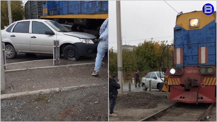 В Новосибирске грузовой поезд снёс легковой автомобиль на переезде