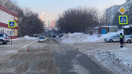 В Новосибирске легковая машина сбила 15-летнего подростка на пешеходном переходе