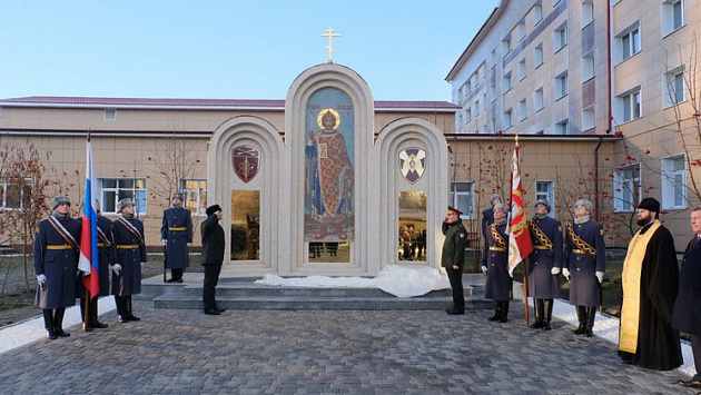 Новый памятник поставила Росгвардия в Новосибирске в День народного