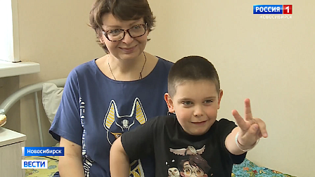 Новосибирские врачи без разрезов удалили желчный пузырь шестилетнему мальчику