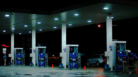 В Новосибирске АЗС выплатит 513 тысяч рублей водителю за сломанную машину