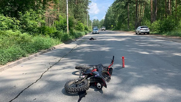 В Новосибирске 16-летний мотоциклист врезался в машину и попал в больницу