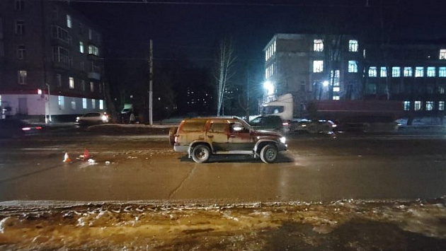 В Новосибирске бабушка решила перейти дорогу в неположенном месте и погибла