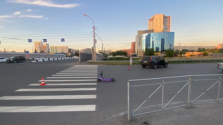 В Новосибирске 14-летний подросток на электросамокате угодил под колеса «Хонды» 