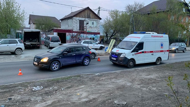 В Новосибирске Nissan Qashqai задавил десятилетнего мальчика на дороге 