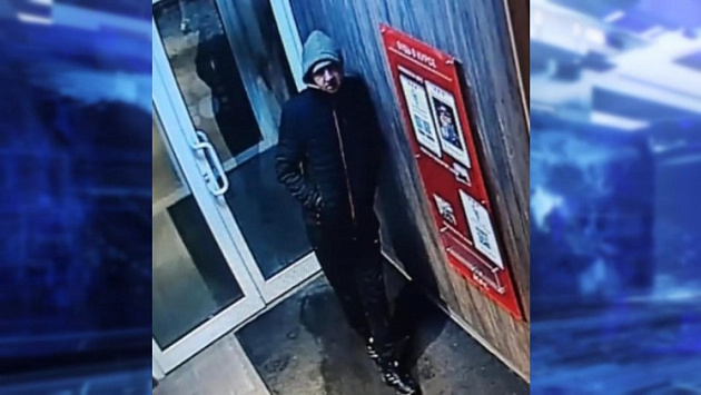 Мужчина украл оставленную без присмотра барсетку с телефоном в новосибирском кафе