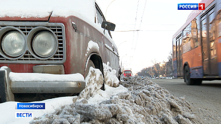 Мэрию Новосибирска обязали освободить дворы от брошенных машин в короткие сроки