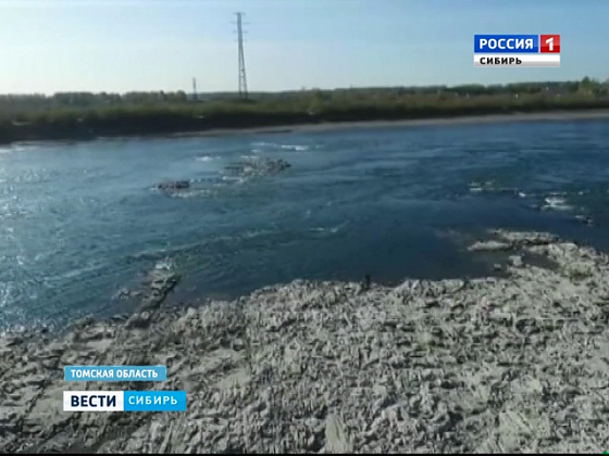 Уровень реки томь крапивинский. Воронка на реке Томь. Водоворот на Томи. Охрана реки Томь.