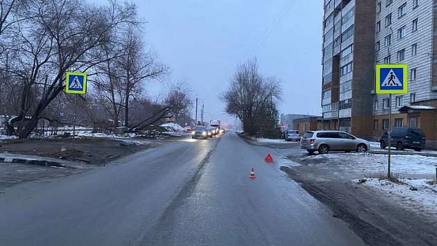 В Новосибирске водитель сбил 63-летнюю бабушку на пешеходном переходе