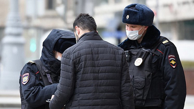 Новосибирские полицейские выявили двух нелегальных мигрантов в Мошковском районе
