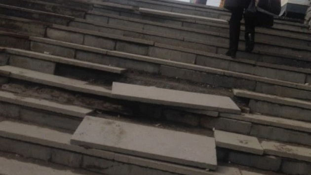 В Новосибирске решили отремонтировать опасную лестницу у метро «Речной вокзал»