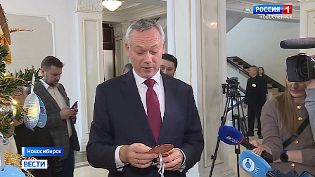 Андрей Травников выбрал новогоднюю мечту детей на «Ёлке желаний»