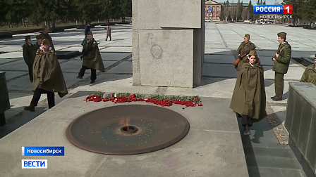 Мэр Новосибирска встретился с курсантами почётного караула на Монументе Славы