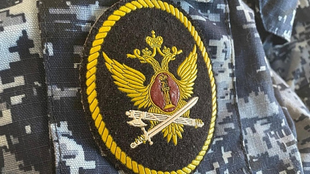 В Новосибирске осудили сотрудника колонии за взятки и покровительство заключённого
