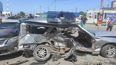 В Новосибирске 23-летний водитель нарушил правила поворота и погиб