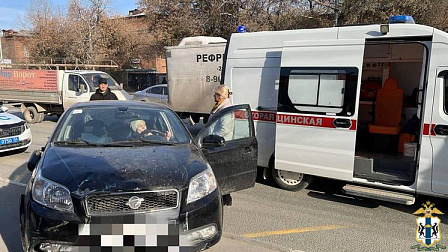 В Новосибирске водитель перепутала педали и сбила пять человек на остановке