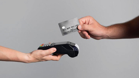 Новосибирца осудили за кражу 340 тысяч рублей с корпоративной топливной карты