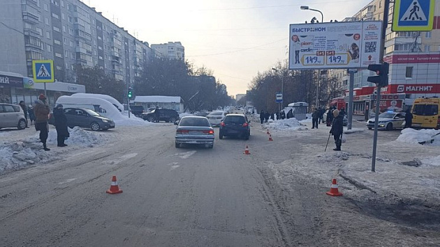 Водитель проехал на красный свет и сбил 14-летнего мальчика в Новосибирске